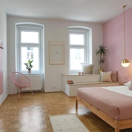Apartment Vibrant Design - Full Kitchen - Wi-fi - 18 Mins To Centre Vienna