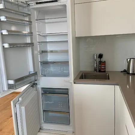 Triiiple Level 21 Mit Balkon Und Tiefgarage * Vienna