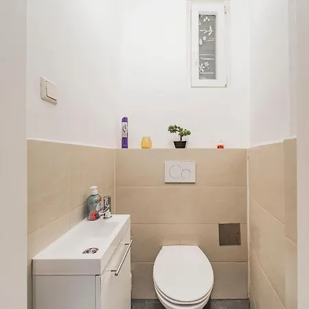 Zeus Design Herz Vienna