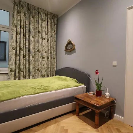 Mit Balkon Beim Schloss Belvedere Apartment Vienna