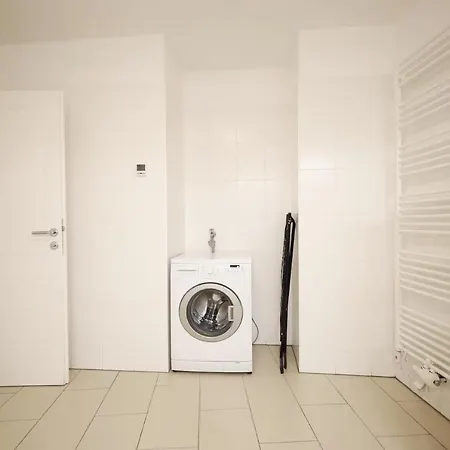 Apartment Heymi Opernring Vienna