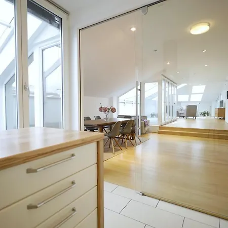 Heymi Opernring Apartment *
