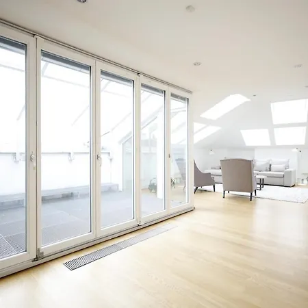 Heymi Opernring Apartment *