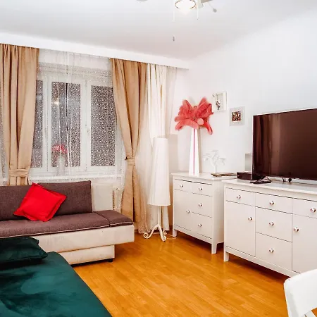 Wohnen Im Herzen Von At The Waterfront Apartment Vienna