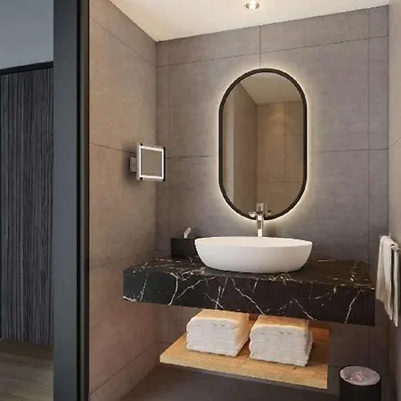 Radisson Red Hotel, Отель 4*