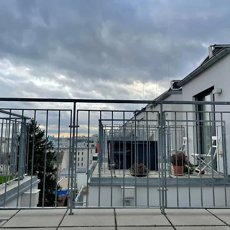 Eca Rooftop Live - Private & Serviced Alloggio in famiglia *