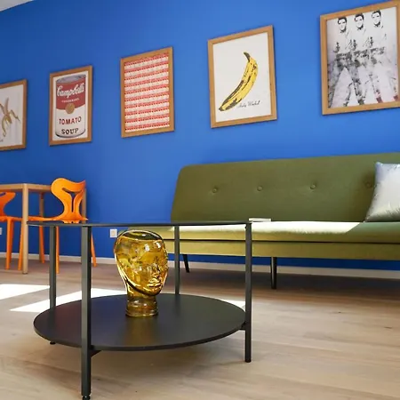 Vibrant Design - Full Kitchen - Wi-fi - 18 Mins To Centre *