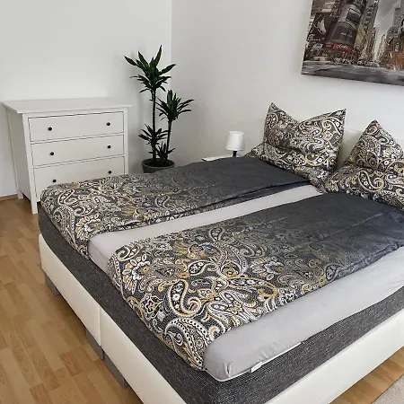 Gesamte Fuer 4 Personen 8 * Vienna