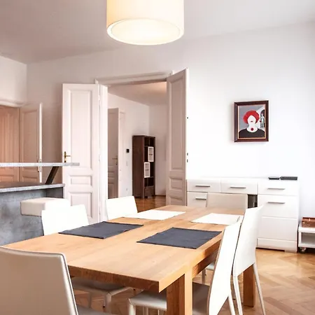 Riess Rotenhofgasse | Contactless Check-in Apartment *