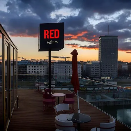 Radisson Red Hotel, Отель