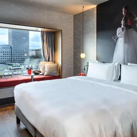 Отель Radisson Red Hotel, Вена