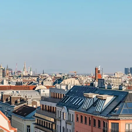 Rooftop Mit Grosser Terrasse