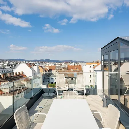 Rooftop Mit Grosser Terrasse *