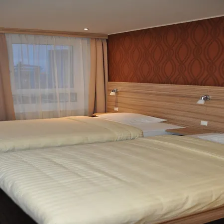 Hotel Leonardo Hauptbahnhof 4*