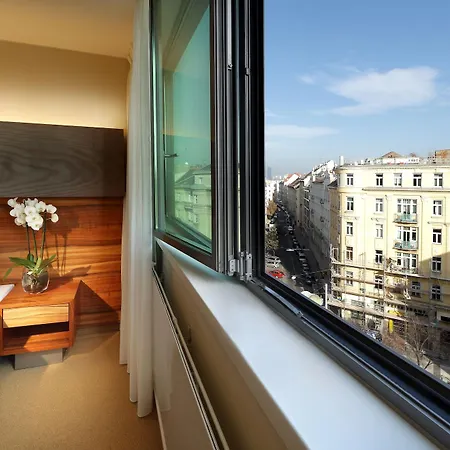 Eurostars Embassy Отель