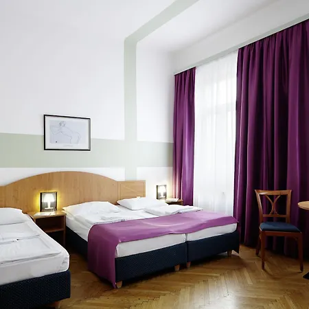Boutique Donauwalzer Hotel 3*