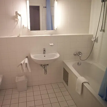 Caroline Hotel 3*