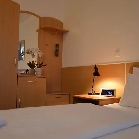 Donaustadt Kagran - At Metro U1 Hotel Vienna