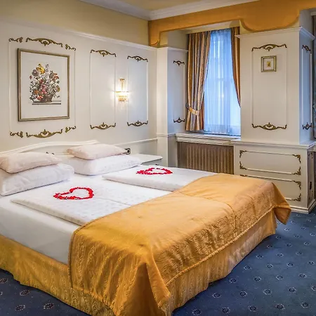 Отель Roemischer Kaiser 4*