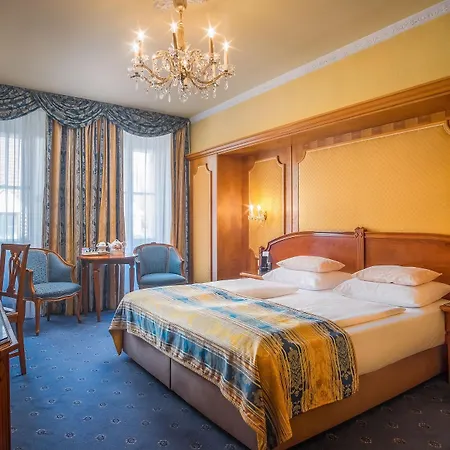 Отель Roemischer Kaiser 4*