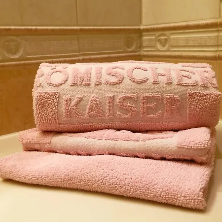 Roemischer Kaiser Отель