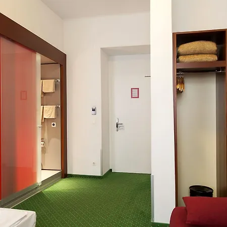 Bed & Breakfast Stadthalle 2*