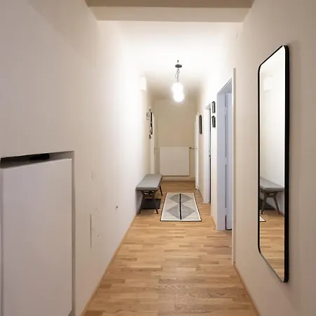 דירה Chic 1-bed By Canal Walk To Historic Centre *