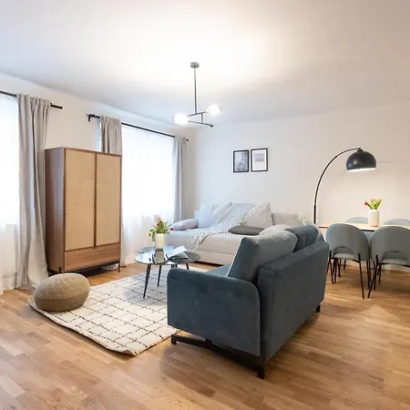 Chic 1-bed By Canal Walk To Historic Centre דירה