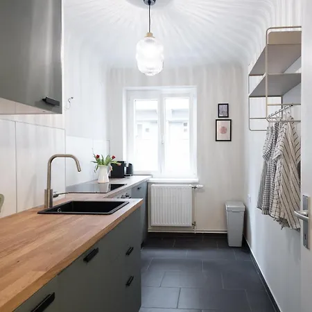 דירה Chic 1-bed By Canal Walk To Historic Centre