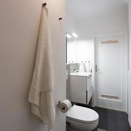 דירה Chic 1-bed By Canal Walk To Historic Centre *