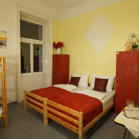 Westend Hostel *