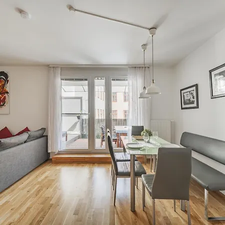 17 C&j's Apartmán *