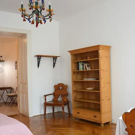 1090 Apartment *