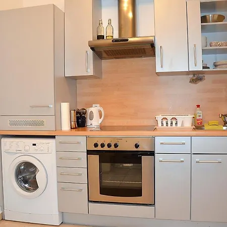 1090 Apartment *