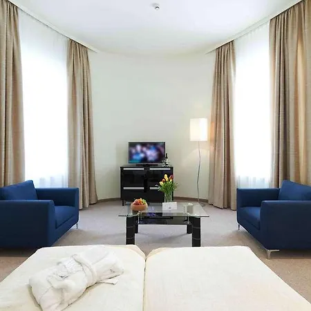 Hilight Aparthotel 4*