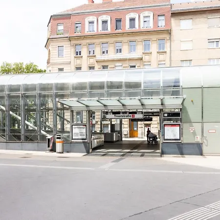 Station Apartment