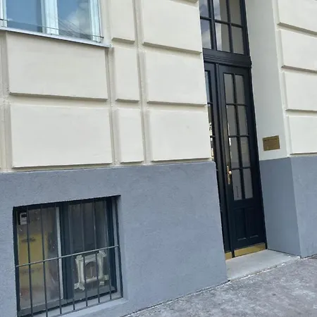 Ubytování v soukromí Rooftop With Terrace. *