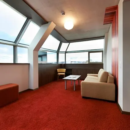 Simm's - Cityhotel Next To Metro U3 Hotel 4*