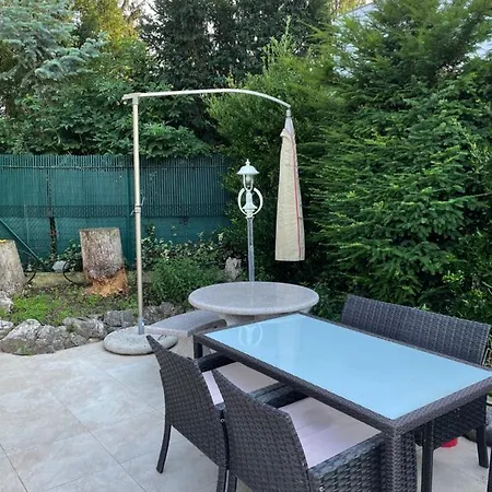 Garden Bungalow Danube