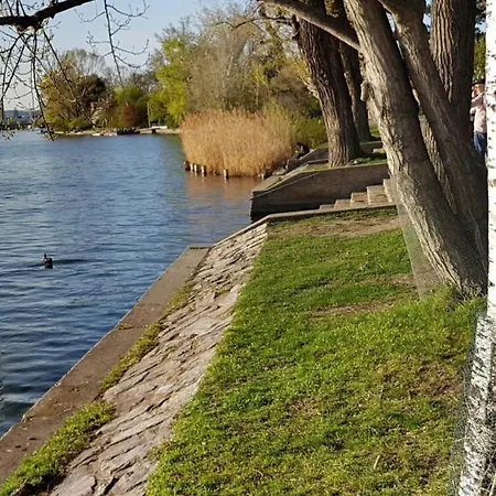 Holiday home Garden Bungalow Danube *