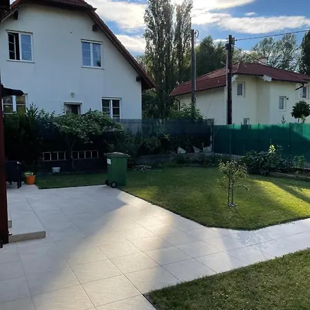 Garden Bungalow Danube *