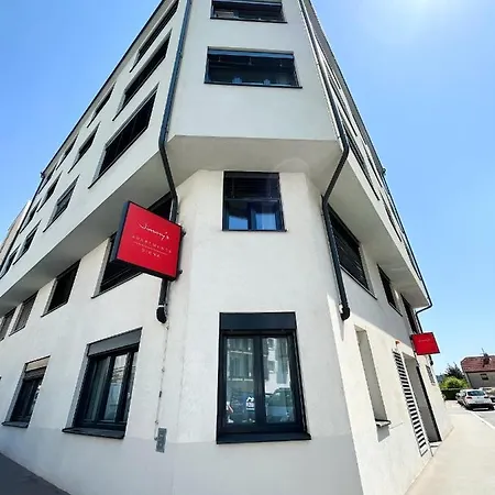 Jimmy's Siena Aparthotel