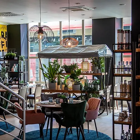 Mercure Westbahnhof 4*