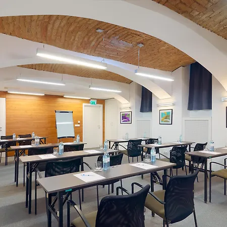 Fortyplusone - Newly Renovated! Βιέννη