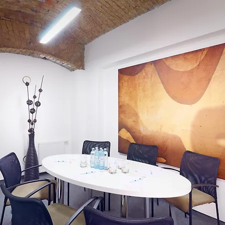 Ξενοδοχείο Fortyplusone - Newly Renovated! Βιέννη