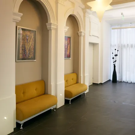 Ξενοδοχείο Fortyplusone - Newly Renovated! Βιέννη