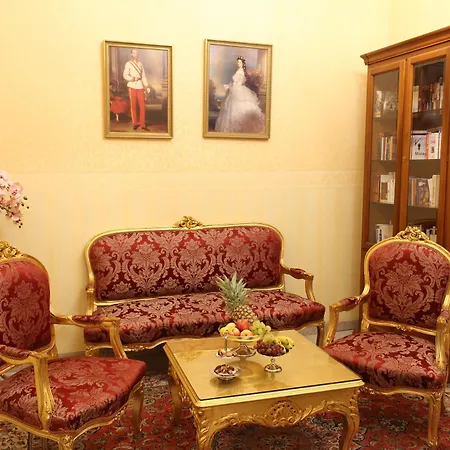 Opera Hotel