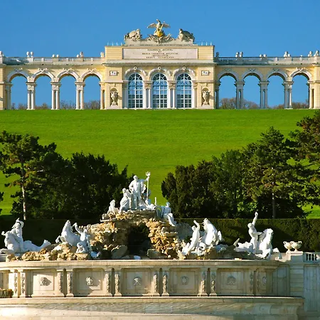 Opera Hotel
