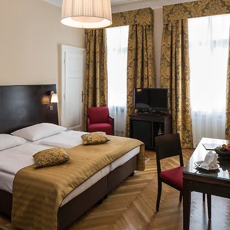 Astoria Hotell 4*