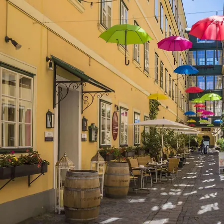 Mercure Grand Biedermeier Hotel 4*